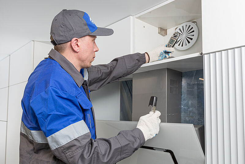 Семья отравилась ночью угарным газом из-за забитого дымохода